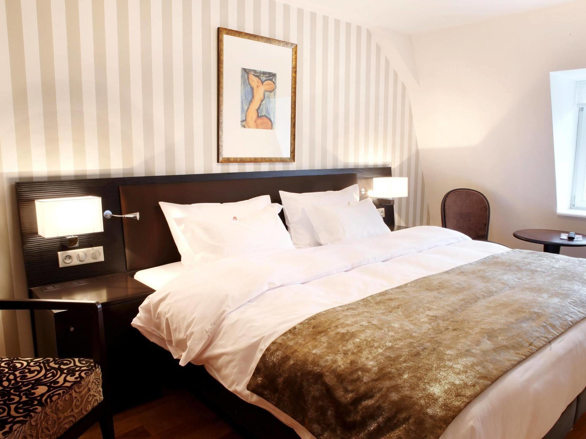 שטרסבורג Logis Hotel Ettenheim מראה חיצוני תמונה